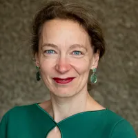 Dr Julia Stamm FRSA