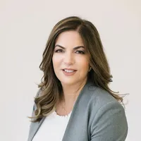 Elizabeth Magazine, Esq.
