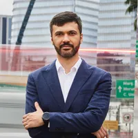 Elton Hugo Carluci