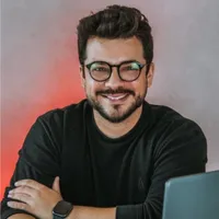 Lucas B.